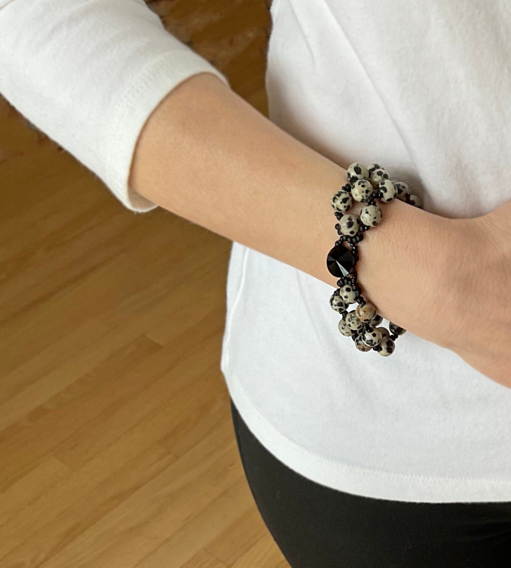 dalmatian jasper gemstone bracelet . black and white bracelet . pokadot bracelet . black and white gemstone jewelry . gemstone jewelry